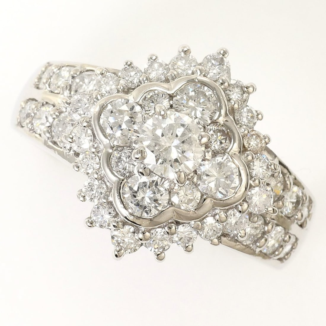 PT850 Platinum Ring with 1.09ct Diamond, Certificate of Authenticity, Total Weight 7.3g, Jewelry: --- Catalog ---Category: SizeWidth: 13mm / 0.51''Weight: 7.3g / 0.25oz.JP Size: 7US Size: 4Category: DesignType: Band ringColor: PlatinumMetal: PlatinumStone: DiamondGender: WomenMaterial: Platinum 85
