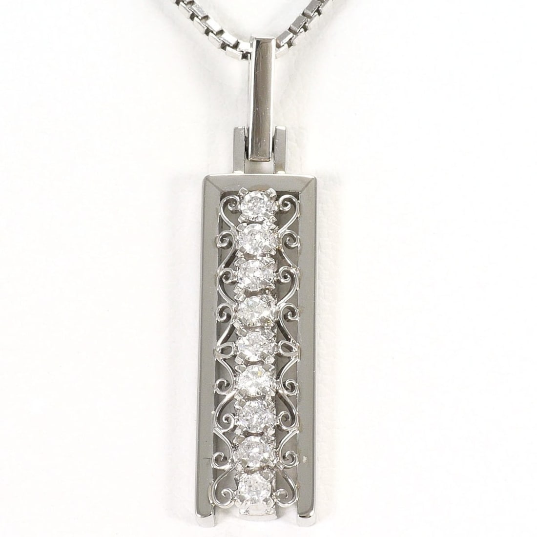 Platinum (Pm900 PT850) Necklace with 0.19ct Diamond, Certificate of Authenticity, Total Weight 8.7g,: --- Catalog ---Category: SizeWeight: 8.7g / 0.3oz.Pendant Size: 29mm x 7mm / 1.14'' x 0.27''Neck Circumference: 39 cm / 15.35''Category: DesignColor: PlatinumMetal: PlatinumStone: DiamondGender: Women