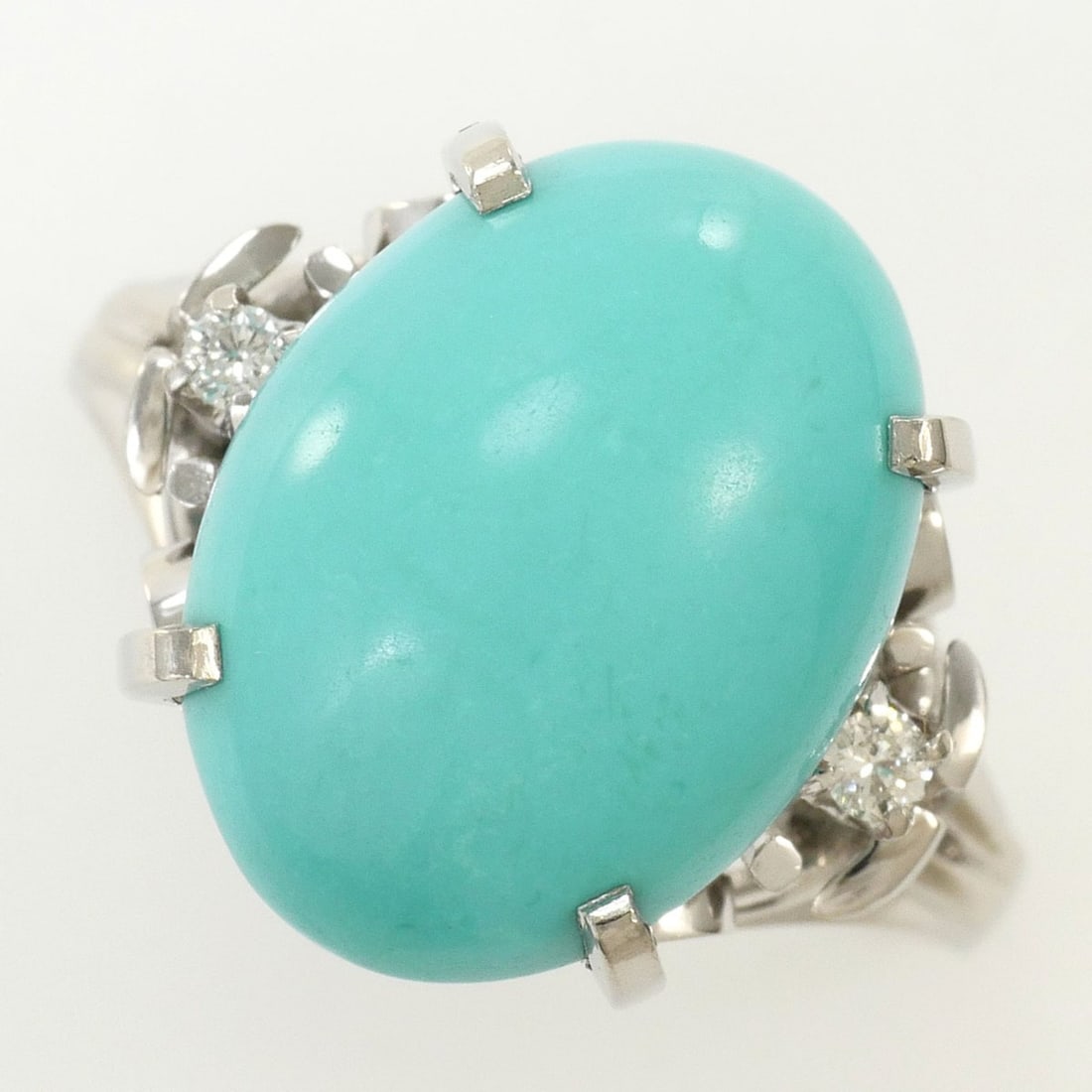 PT900 Platinum Ring, 1 Turquoise and Diamond (carat mark not engraved), Card included, Total weight: --- Catalog ---Category: SizeWidth: 14mm / 0.55''Weight: 5.8g / 0.2oz.JP Size: 12US Size: 6.5Category: DesignType: Band ringColor: Platinum, TurquoiseMetal: PlatinumStone: Diamond, TurquoiseGender: Wo