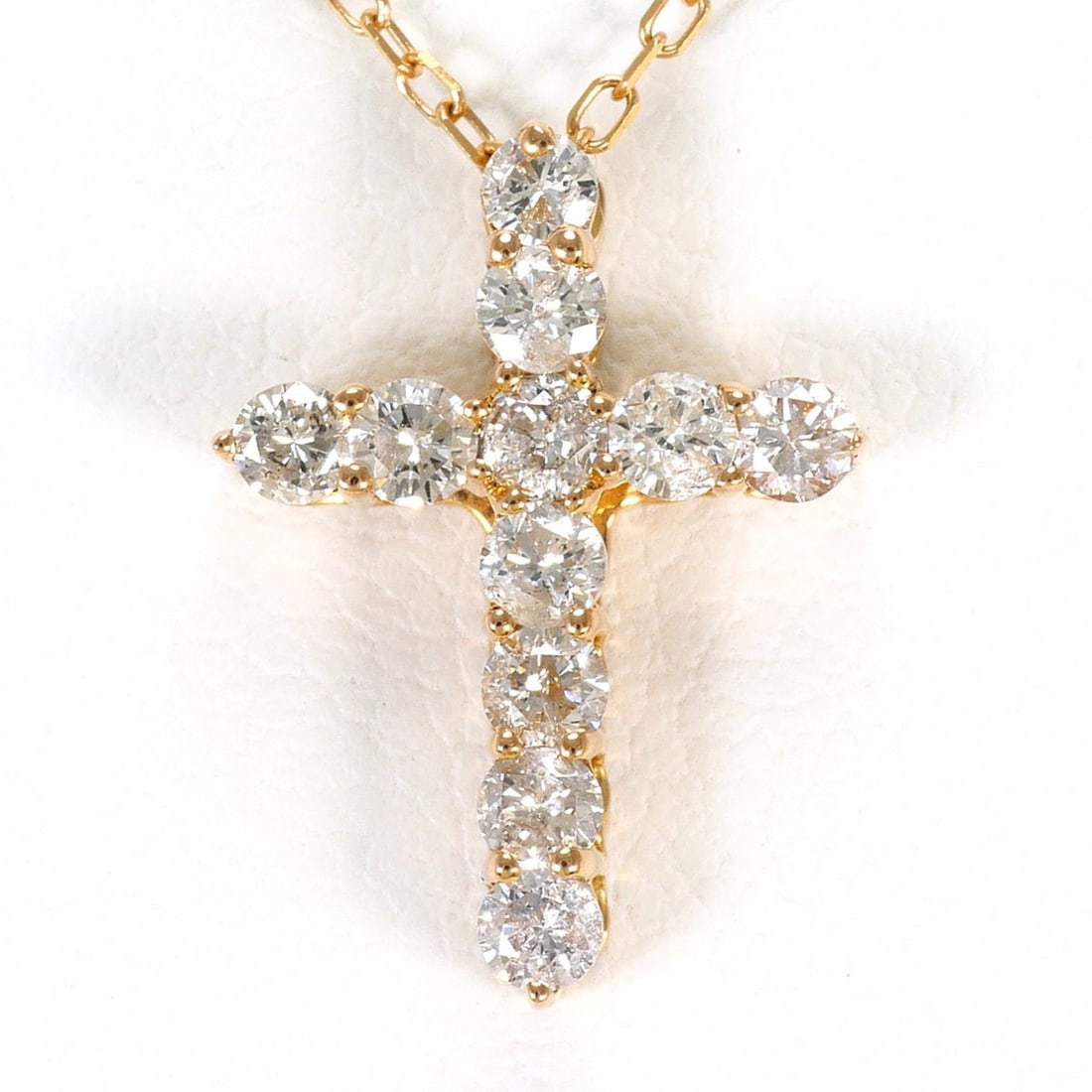 18K (18-karat) Pink Gold Necklace with 0.50 ct Diamond, Total Weight 2.6g, 70cm Length, Jewelry: --- Catalog ---Category: SizeWeight: 2.6g / 0.09oz.Pendant Size: 15mm x 11mm / 0.59'' x 0.43''Neck Circumference: 70 cm / 27.55''Category: DesignColor: Pink goldMetal: GoldStone: DiamondGender: WomenM