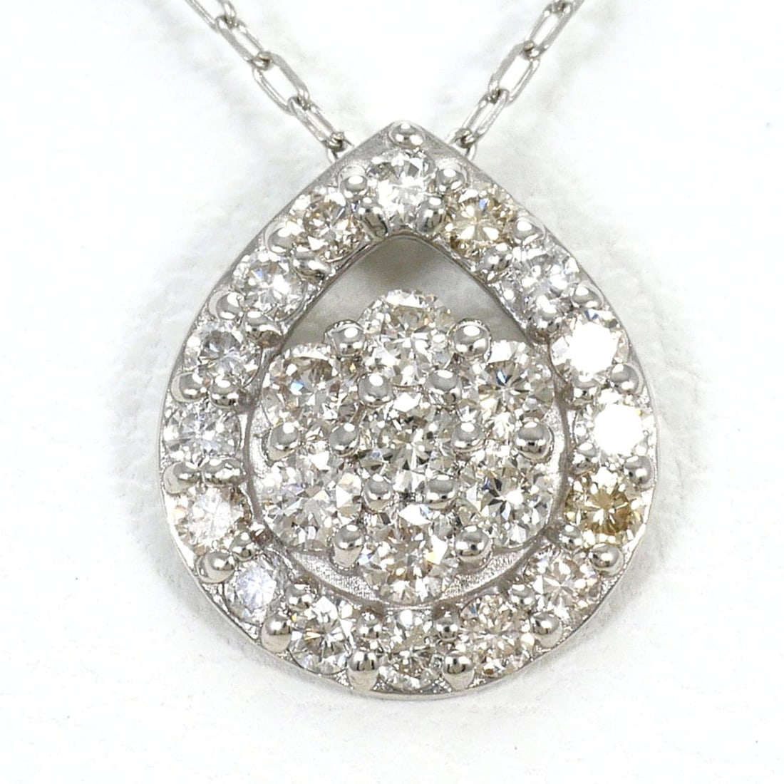 PT900 Platinum / PT850 Necklace with 0.30ct Diamond, Total Weight 1.4g, 40cm Length, Jewelry: --- Catalog ---Category: SizeWeight: 1.4g / 0.04oz.Pendant Size: 10mm x 8mm / 0.39'' x 0.31''Neck Circumference: 40 cm / 15.74''Category: DesignColor: PlatinumMetal: PlatinumStone: DiamondGender: Wome