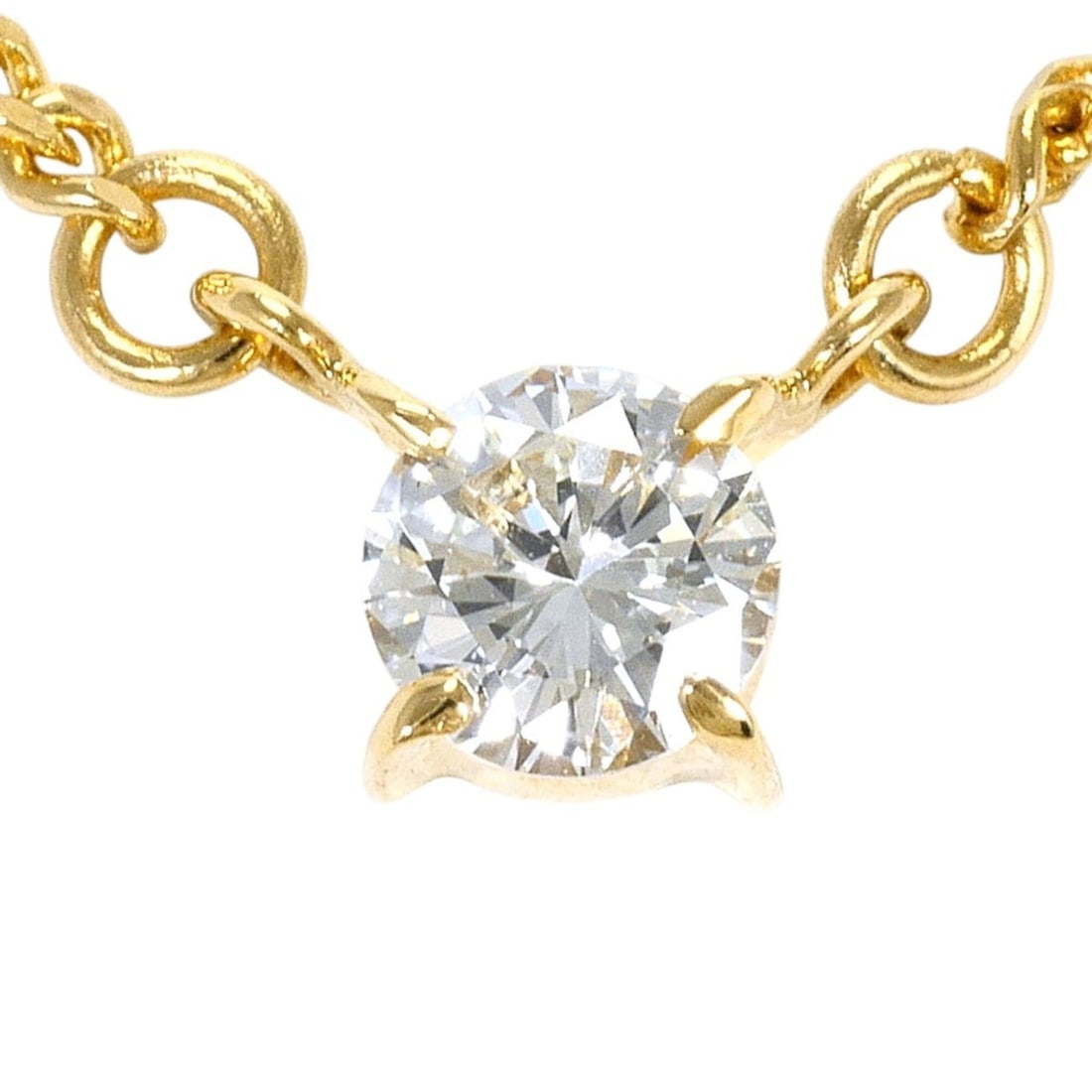 18K (18-karat) Yellow Gold Necklace with 0.21ct Diamond, Certificate of Authenticity, Total Weight: --- Catalog ---Category: SizeWeight: 3.1g / 0.1oz.Pendant Size: 5mm x 10mm / 0.19'' x 0.39''Neck Circumference: 40 cm / 15.74''Category: DesignColor: Yellow goldMetal: GoldStone: DiamondGender: WomenM