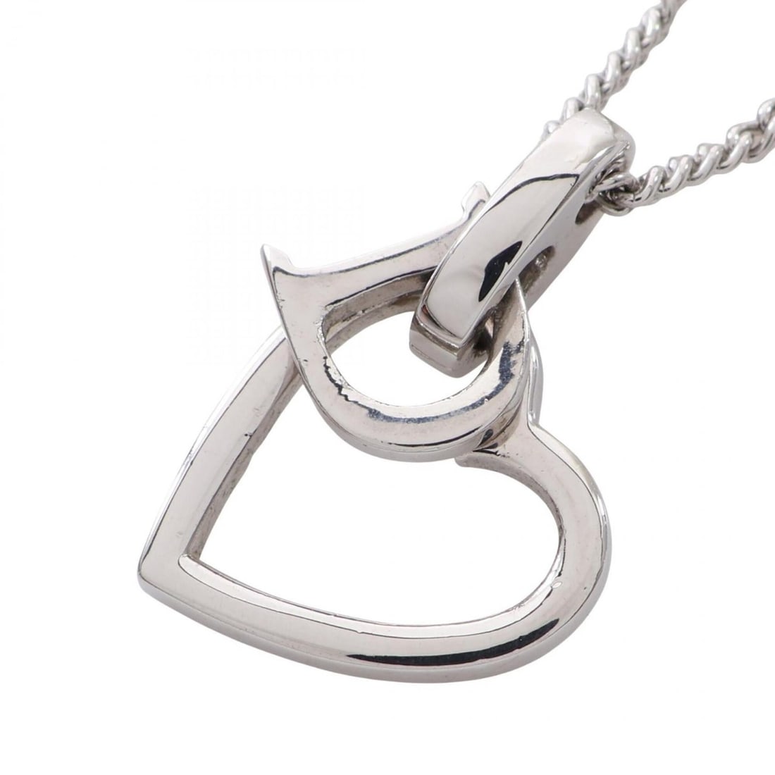 Christian Dior Dior D-logo heart necklace, metal jewelry, women's, silver tone.: --- Catalog ---Category: SizePendant Size: 16mm x 15mm / 0.62'' x 0.59''Neck Circumference: 38 cm - 43 cm / 14.96'' - 16.92''Category: DesignColor: SilverGender: WomenMaterial: MetalNecklace Type: Nec