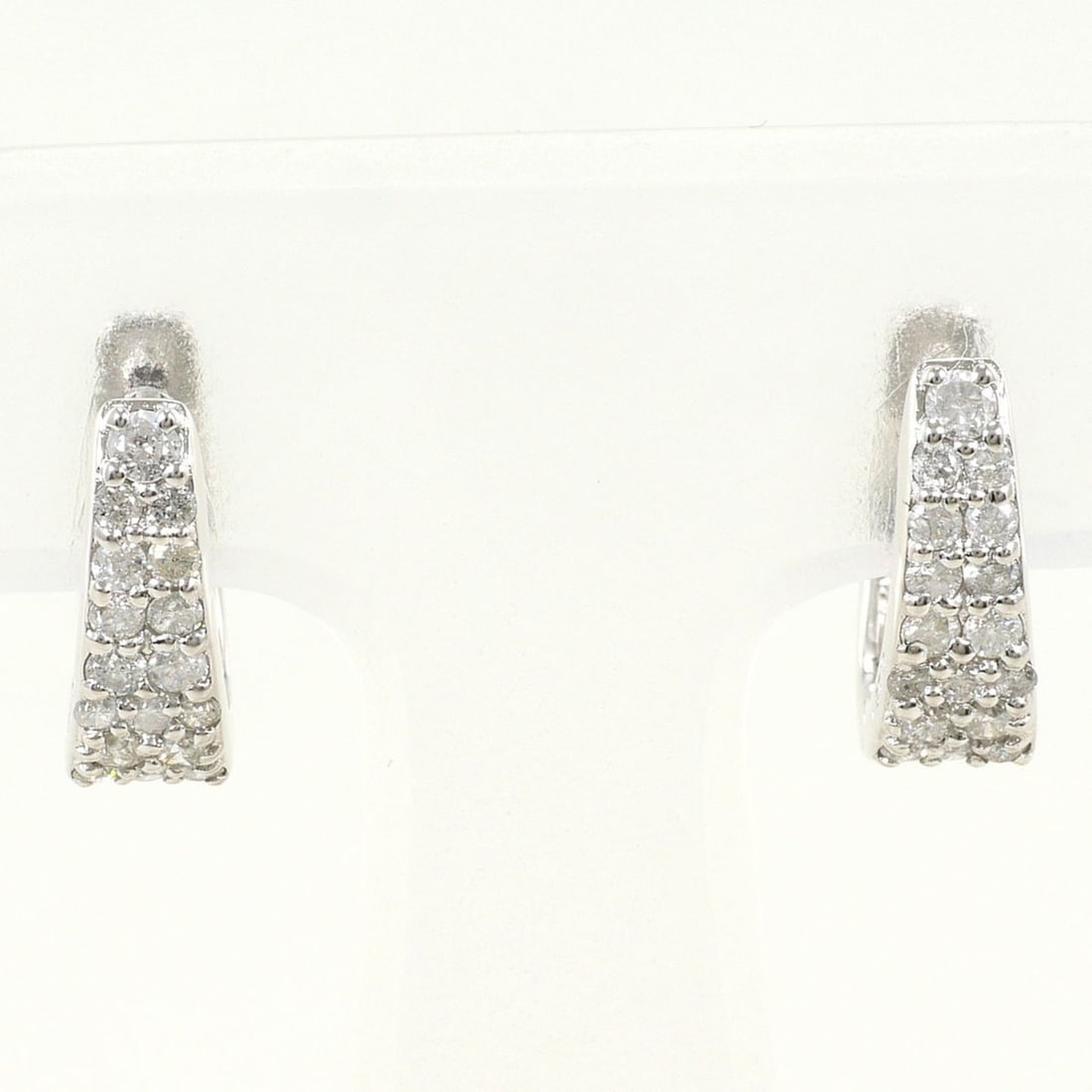 K14 14K WG White Gold Earrings with 0.25ct Diamonds, Total Weight 2.3g, Jewelry: --- Catalog ---Category: SizeWeight: 2.3g / 0.08oz.Category: DesignType: Hoop earringsColor: White goldMetal: White GoldStone: DiamondGender: WomenMaterial: White gold (14K)Metal Purity: 14KWeight (ct