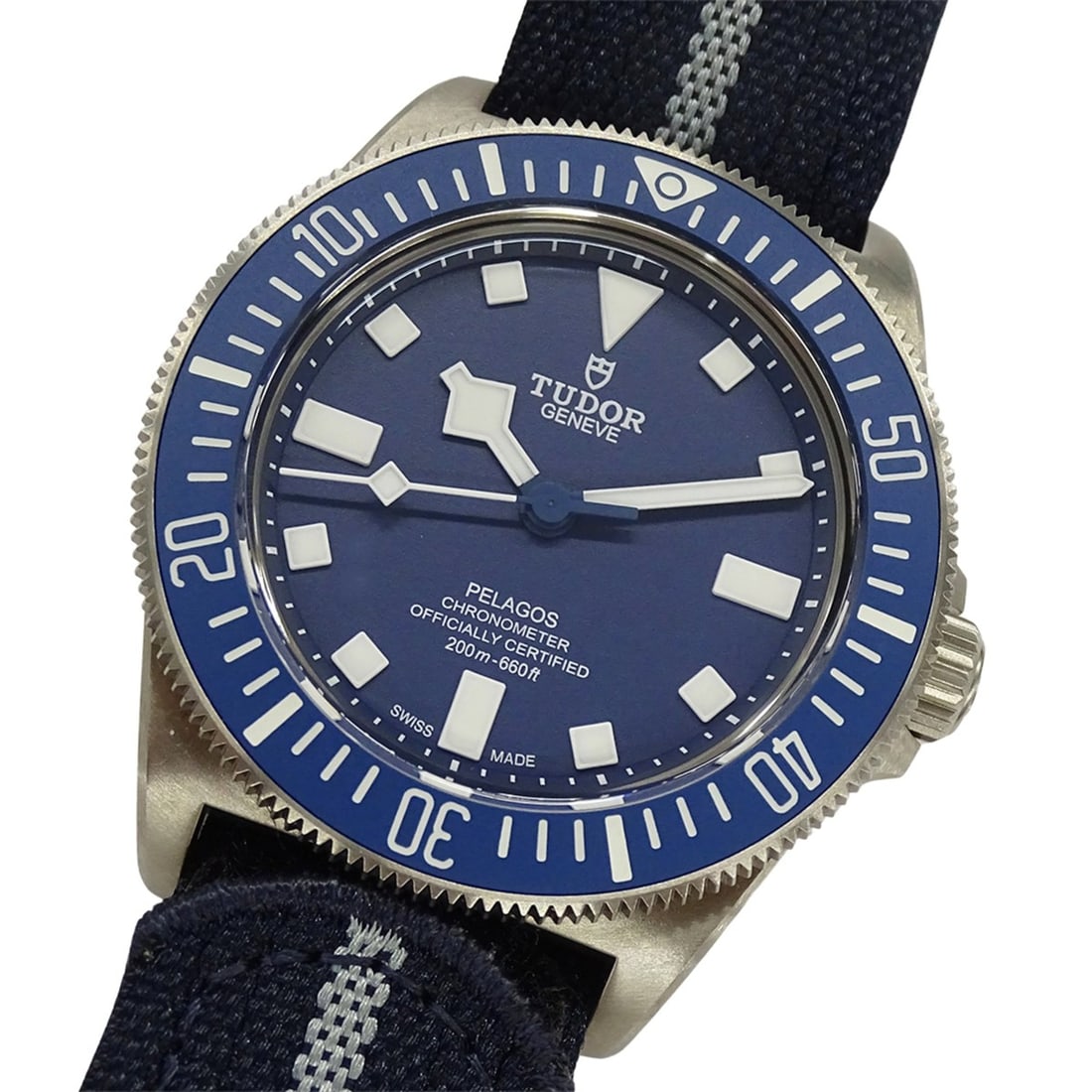 Tudor Pelagos FXD 25707B 24 Men's Automatic Watch, Titanium, Fabric Strap, Silver & Blue.: --- Catalog ---Category: SizeWrist Size: 17cm / 6.69''Case Diameter: 42mm / 1.65''Category: DesignType: WristwatchGender: MenColor (Dial): BlueMaterial (Case): TitaniumCategory: GeneralMPN: 25707B/24B