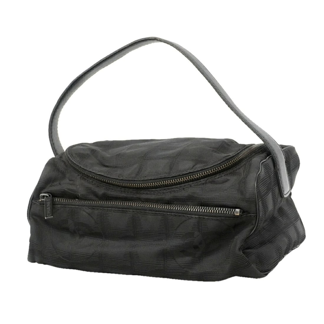 Chanel Handbag/Vanity Bag New Travel Nylon Black Women's: --- Catalog ---Category: SizeSize (HxWxD): 10.5cm x 22.5cm x 14cm / 4.13'' x 8.85'' x 5.51''Category: DesignType: Vanity bagColor: BlackGender: WomenMaterial: Nylon Category: GeneralBrand: Chanel--- I