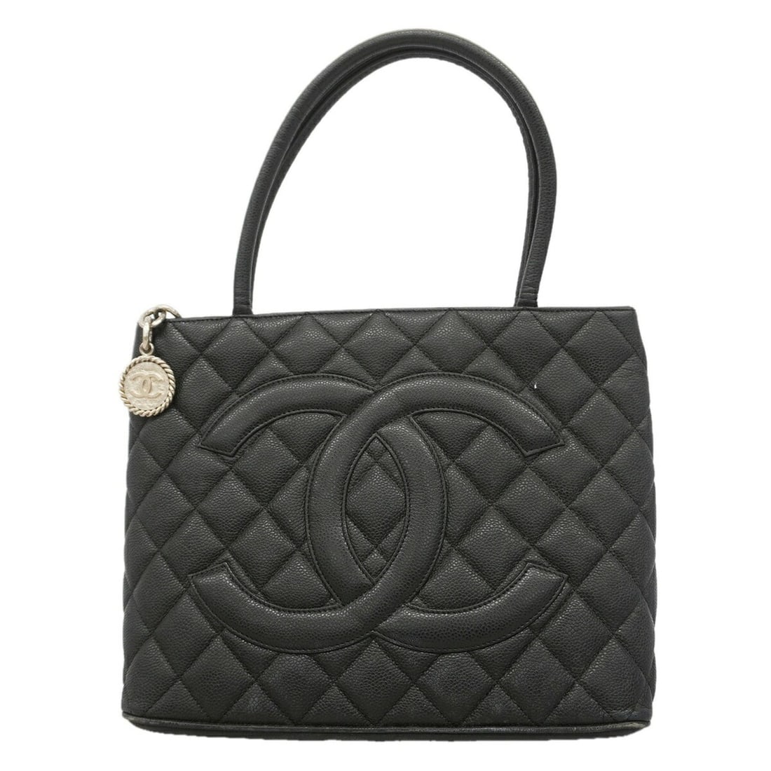 Chanel Tote Bag, Reissue Tote, Caviar Leather, Black, Women's, P3529574: --- Catalog ---Category: SizeSize (HxWxD): 25cm x 29cm x 14.5cm / 9.84'' x 11.41'' x 5.7''Category: DesignType: Tote bagColor: BlackGender: WomenMaterial: Grained Calfskin Hardware Color: SilverCatego