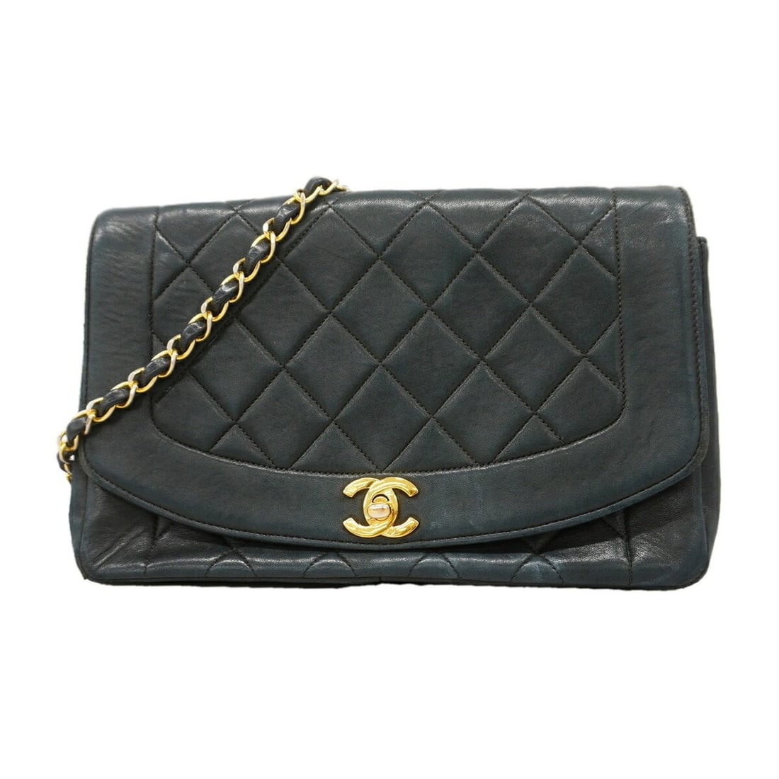 Chanel Diana Chain Shoulder Bag, Lambskin, Black, Women's, P3526618: --- Catalog ---Category: SizeSize (HxWxD): 16cm x 24.5cm x 7cm / 6.29'' x 9.64'' x 2.75''Category: DesignType: Shoulder bagColor: BlackGender: WomenMaterial: Leather Hardware Color: GoldLeather/Fur Ty