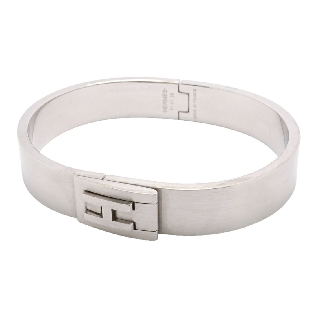 Hermes Bangle Jet Palladium Plated Metal Women's: --- Catalog ---Category: SizeLength: 18cm / 7.08''Category: DesignType: BangleGender: WomenCategory: GeneralBrand: Hermes--- Item List ---Section: ConditionRanking: Rank AB Used - Traces of usage, scr