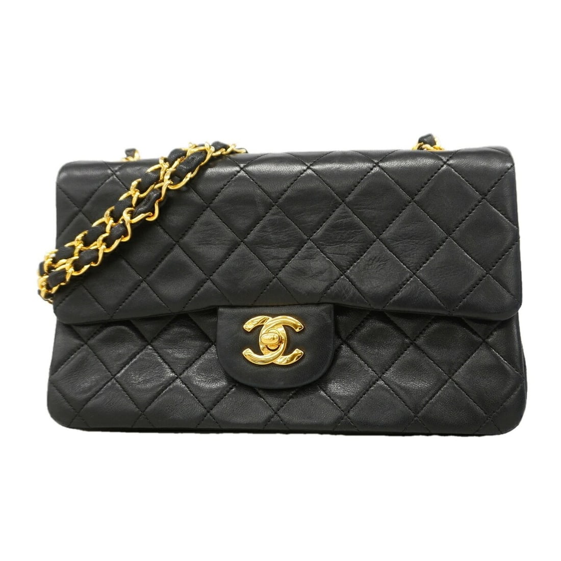 Chanel Matelassé Shoulder Bag, Double Flap, Chain, Lambskin, Black, Women's: --- Catalog ---Category: SizeSize (HxWxD): 14cm x 23cm x 6.5cm / 5.51'' x 9.05'' x 2.55''Category: DesignType: Shoulder bagColor: BlackGender: WomenMaterial: Leather Hardware Color: GoldLeather/Fur Ty