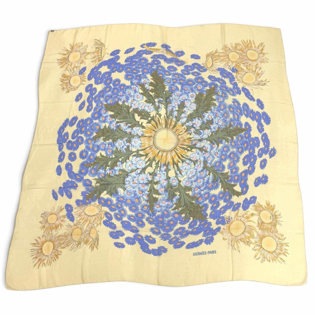 HERMES Carre 140 FLEURS et CARLINES (Fleurs Carlines) 100% Silk Muslin Scarf/Muffler, Blue/Yellow,: --- Catalog ---Category: SizeSize (LxW): 1.4m x 1.31m / 55.11'' x 51.57''Category: DesignType: ScarfColor: Blue, YellowGender: WomenMaterial: Silk Category: GeneralBrand: HermesCountry of Origin: Fran