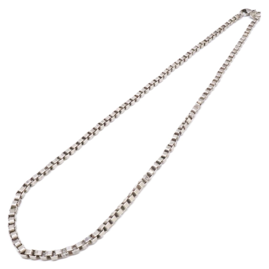 TIFFANY&Co. Tiffany 925 Venetian Link Necklace, Silver, Men's: --- Catalog ---Category: SizeNeck Circumference: 53 cm / 20.86''Category: DesignColor: SilverGender: MenMaterial: Silver 925Necklace Type: NecklaceCategory: GeneralBrand: Tiffany--- Item List ---Secti