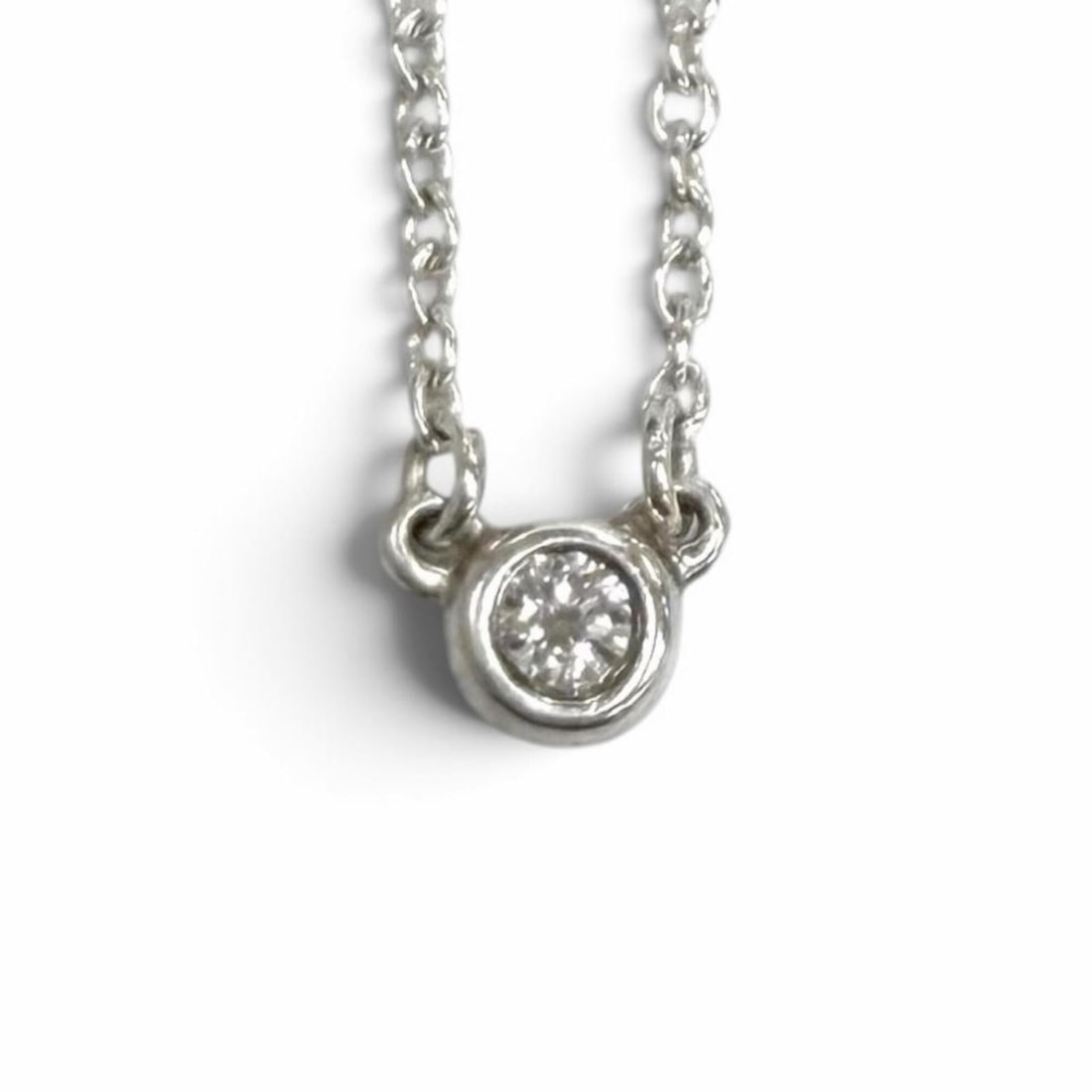 TIFFANY&Co. Tiffany & Co. Elsa Peretti Diamond by the Yard Single Pendant, 925 Sterling Silver,: --- Catalog ---Category: SizePendant Size: 3.1mm / 0.12''Neck Circumference: 39.5 cm - 41 cm / 15.55'' - 16.14''Category: DesignColor: SilverStone: DiamondGender: WomenMaterial: Silver 925Necklace Typ