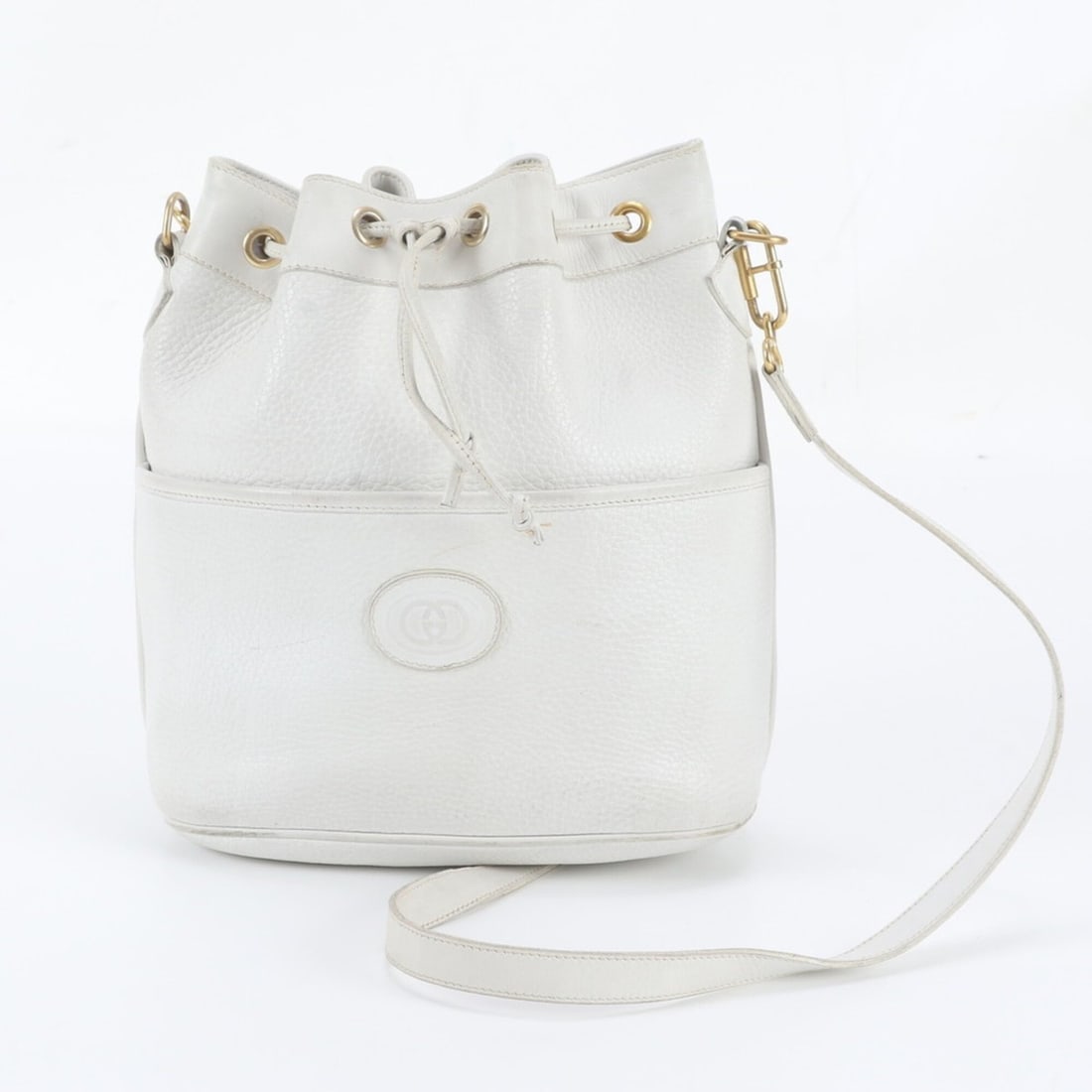 Gucci 001 0791 Leather Shoulder Bag Crossbody for Women: --- Catalog ---Category: SizeSize (HxWxD): 24cm x 22cm x 15cm / 9.44'' x 8.66'' x 5.9''Category: DesignType: Crossbody bag, Shoulder bagColor: WhiteGender: WomenMaterial: Leather Category: GeneralMPN: