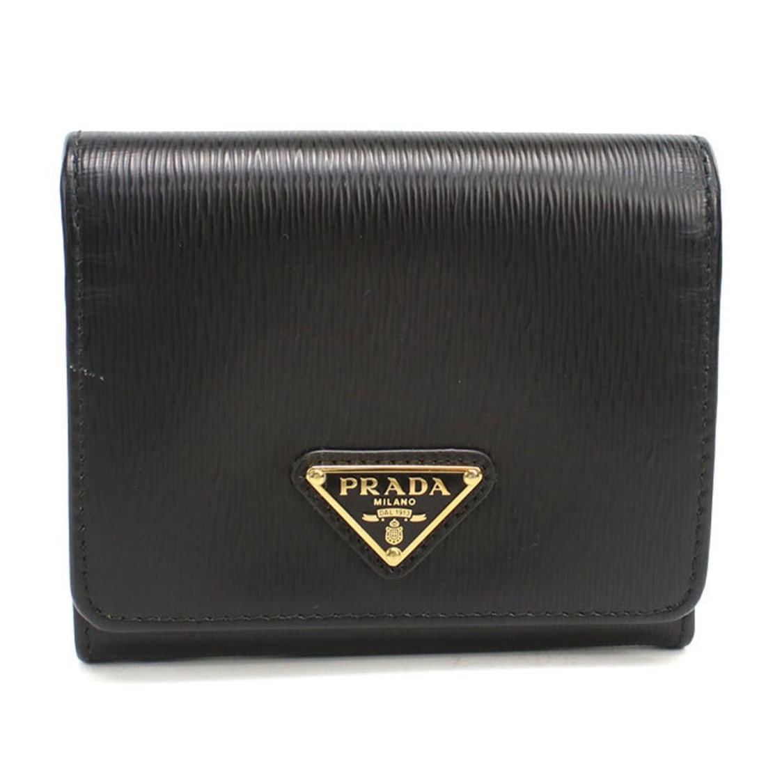 PRADA Prada Tri-fold Wallet for Women, Black: --- Catalog ---Category: SizeSize (HxWxD): 9.5cm x 11cm x 2cm / 3.74'' x 4.33'' x 0.78''Category: DesignType: Wallet (tri-fold)Color: BlackGender: WomenMaterial: Leather Leather/Fur Type: CalfskinCate