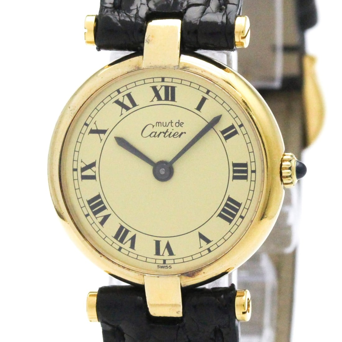 CARTIER Must Vendome Vermeil Gold Plated Quartz Ladies Watch 590004: --- Catalog ---Category: SizeCase Diameter: 24mm / 0.94''Category: DesignType: WristwatchStyle: Dress/FormalGender: WomenColor (Dial): IvoryMaterial (Band): LeatherMaterial (Case): Gold platedCategory