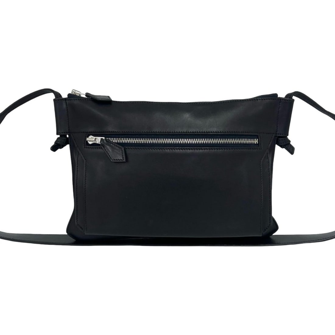 HERMES Ultra Pla Evercolor Leather Shoulder Bag, Pouch, Sacoche, Black 602-5: --- Catalog ---Category: SizeSize (HxWxD): 21cm x 30cm / 8.26'' x 11.81''Category: DesignType: Pochette, Shoulder bagColor: BlackGender: WomenCategory: GeneralBrand: Hermes--- Item List ---Section: Co