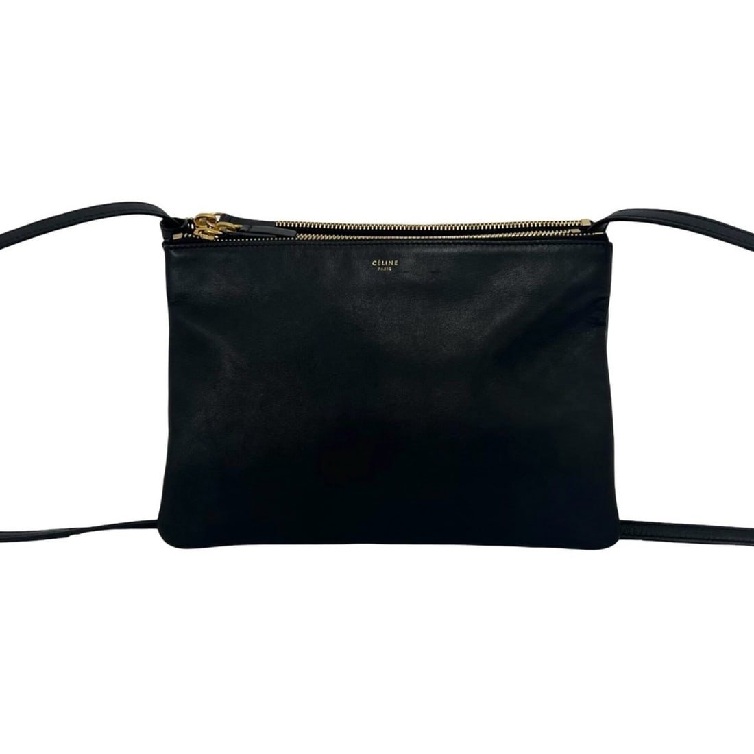 CELINE Trio Logo Engraved Leather One Shoulder Bag/Pouch/Sacoche, Black, 30200: --- Catalog ---Category: SizeSize (HxWxD): 17.5cm x 24.5cm / 6.88'' x 9.64''Category: DesignType: Pochette, Shoulder bagColor: BlackGender: WomenMaterial: Leather Category: GeneralBrand: Celine--- Ite