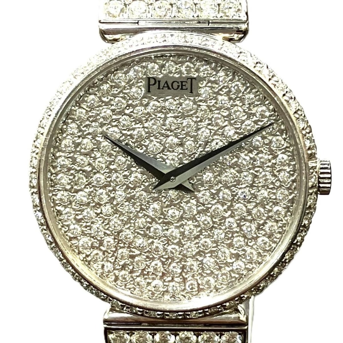 Piaget Tradition 25mm wristwatch, total weight 49.7g, 18K gold case, manual winding, silver dial,: --- Catalog ---Category: SizeCase Diameter: 25mm / 0.98''Category: DesignType: WristwatchGender: WomenColor (Dial): SilverMaterial (Band): Gold (18K)Material (Case): Gold (18K)Category: GeneralMPN: 90