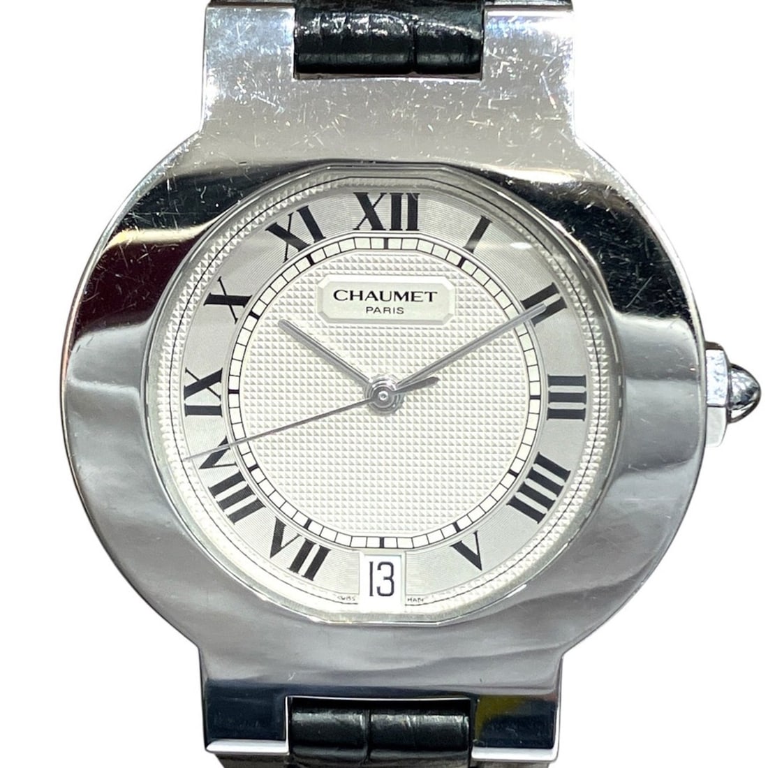 Chaumet Ronde Series 3-Hand Round Face Watch, Total Weight 51.6g, Stainless Steel, Genuine Leather: --- Catalog ---Category: SizeWrist Size: 13cm - 15.5cm / 5.11'' - 6.1''Case Diameter: 35mm / 1.38''Category: DesignType: WristwatchGender: WomenColor (Dial): SilverMaterial (Band): LeatherMaterial (Ca