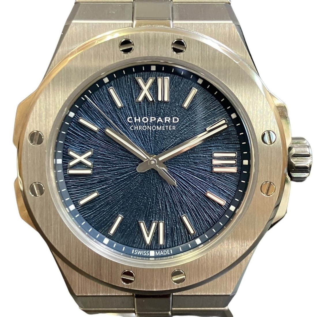 Chopard Alpine Eagle watch, total weight 96.5g, stainless steel, automatic movement, blue dial,: --- Catalog ---Category: SizeWrist Size: 13.5cm / 5.31''Case Diameter: 36mm / 1.42''Category: DesignType: WristwatchGender: MenColor (Dial): BlueMaterial (Band): Stainless steelMaterial (Case): Stainl