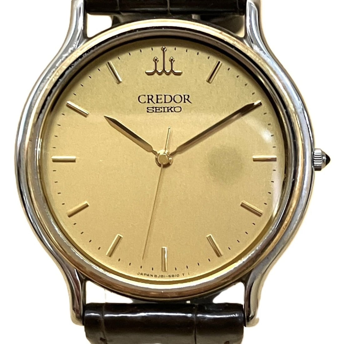 Seiko Credor watch, total weight 23.2g, stainless steel, genuine leather strap, quartz movement,: --- Catalog ---Category: SizeWrist Size: 13cm - 17cm / 5.11'' - 6.69''Case Diameter: 31mm / 1.22''Category: DesignType: WristwatchGender: MenColor (Dial): GoldMaterial (Band): LeatherMaterial (Case): 