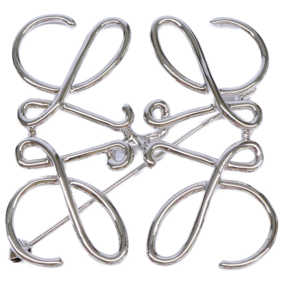 LOEWE Anagram Brooch, Palladium, Women's: --- Catalog ---Category: SizeSize (HxWxD): 5.3cm x 5.3cm / 2.08'' x 2.08''Category: DesignType: BroochGender: WomenMaterial: BrassCategory: GeneralBrand: Loewe--- Item List ---Section: ConditionRankin