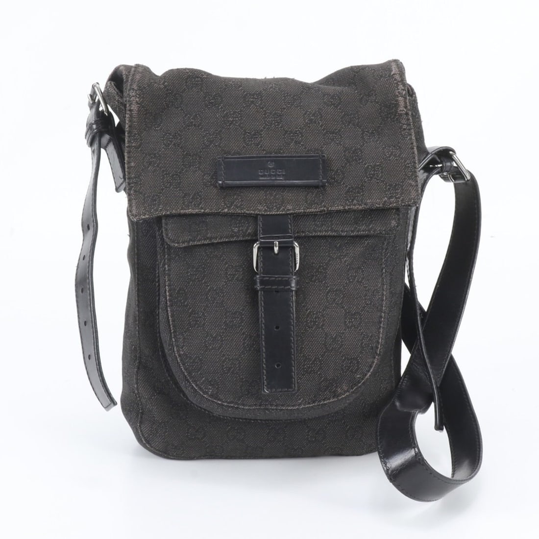 Gucci GG Canvas 101654 Leather Shoulder Bag Crossbody Black Women's: --- Catalog ---Category: SizeSize (HxWxD): 26cm x 20cm x 7cm / 10.23'' x 7.87'' x 2.75''Category: DesignType: Crossbody bag, Shoulder bagColor: BlackGender: WomenMaterial: Leather , Canvas Category: G
