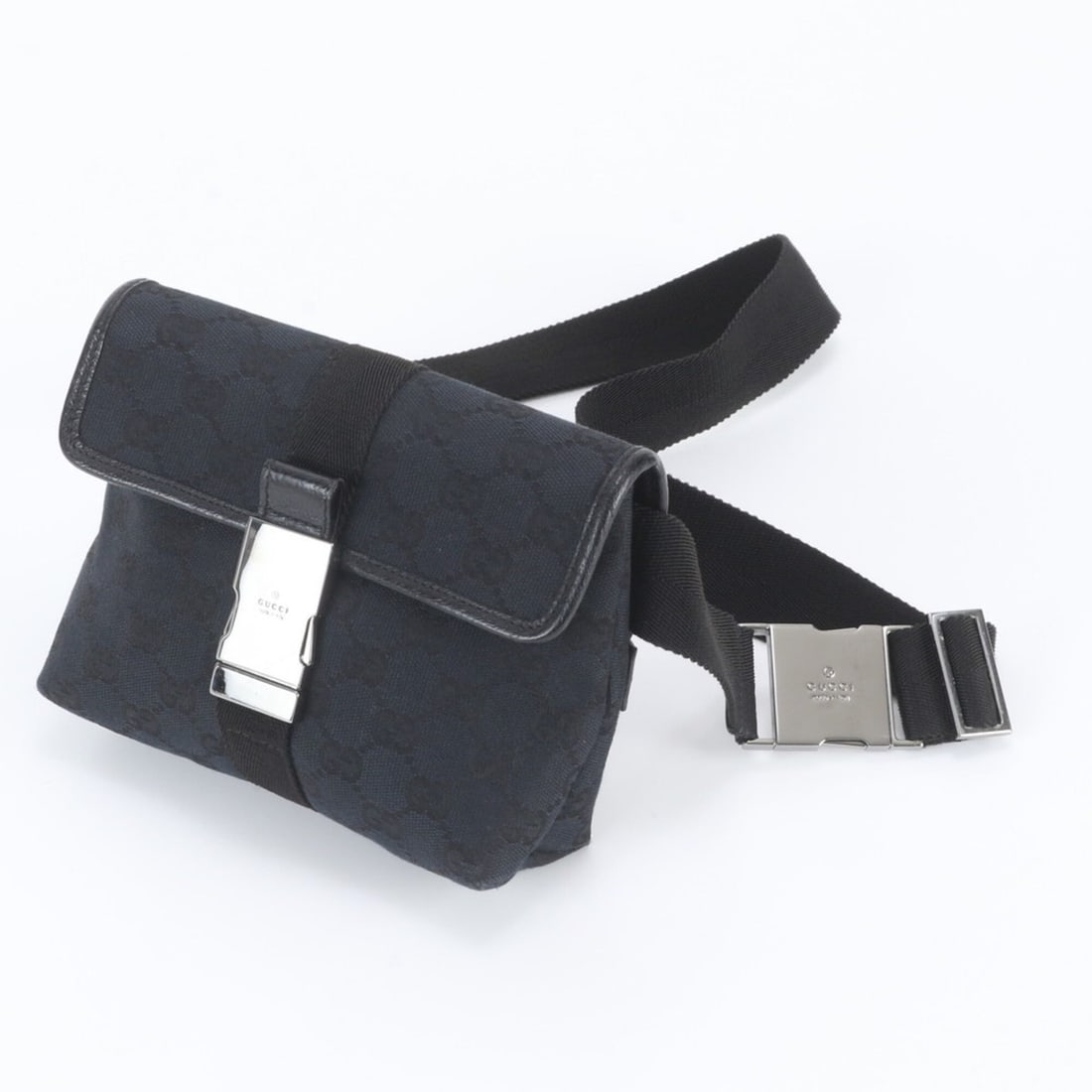 Gucci GG Canvas 131236 Leather 2-Way Body Bag (Waist Pouch/Shoulder Bag) for Men: --- Catalog ---Category: SizeSize (HxWxD): 14cm x 16cm x 5cm / 5.51'' x 6.29'' x 1.96''Category: DesignType: Pouch, Shoulder bag, Sling bagColor: BlackGender: MenMaterial: Leather , Canvas Category: G