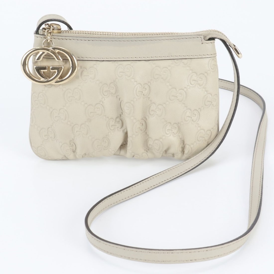 Gucci Interlocking G Guccissima 212216 Leather Shoulder Bag Crossbody for Women: --- Catalog ---Category: SizeSize (HxWxD): 12cm x 17cm x 1cm / 4.72'' x 6.69'' x 0.39''Category: DesignType: Crossbody bag, Shoulder bagColor: IvoryGender: WomenMaterial: Leather Category: GeneralMPN:
