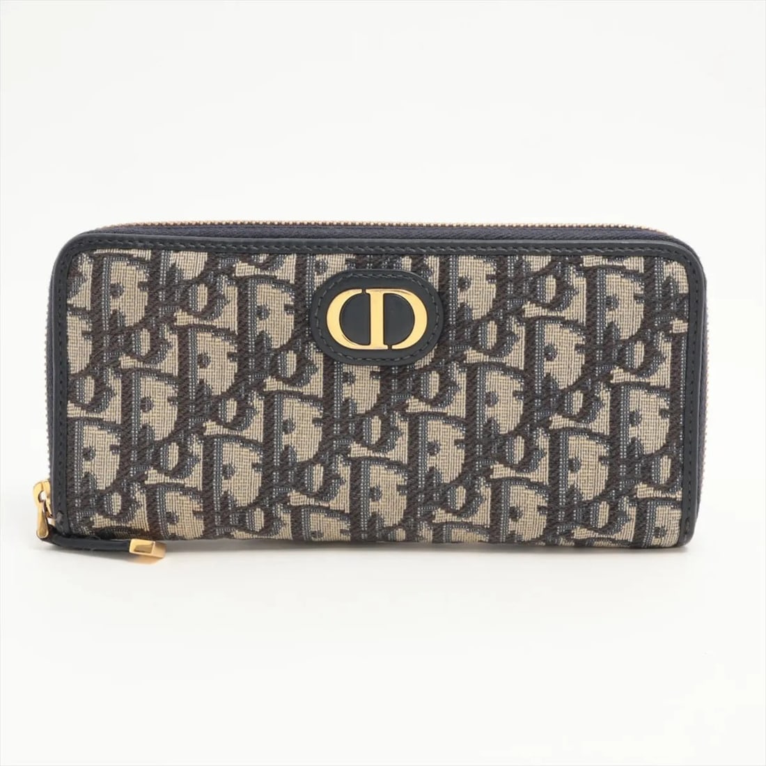 Christian Dior Oblique 30 Montaigne Leather Long Wallet, Round Zipper, Women's: --- Catalog ---Category: SizeSize (HxWxD): 9.5cm x 19.5cm x 2.5cm / 3.74'' x 7.67'' x 0.98''Category: DesignType: Long wallet (bi-fold)Color: NavyGender: WomenMaterial: Leather , Canvas Category: Gene