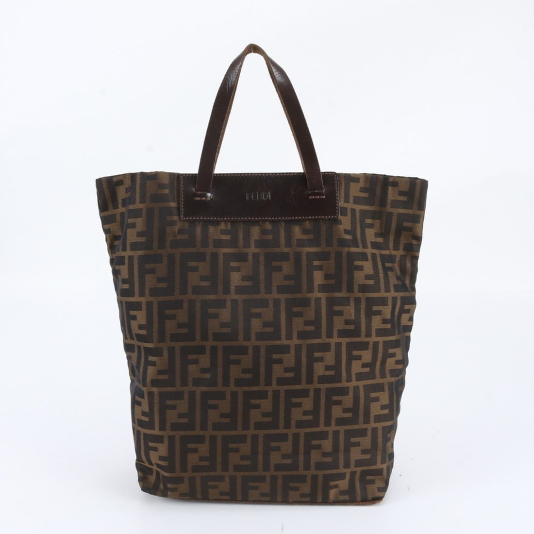 Fendi Zucca 15610 Leather Nylon Tote Bag Shoulder Handbag for Women: --- Catalog ---Category: SizeSize (HxWxD): 36cm x 26cm x 11cm / 14.17'' x 10.23'' x 4.33''Category: DesignType: Handbag, Shoulder bag, Tote bagColor: BrownGender: WomenMaterial: Leather , Nylon Catego