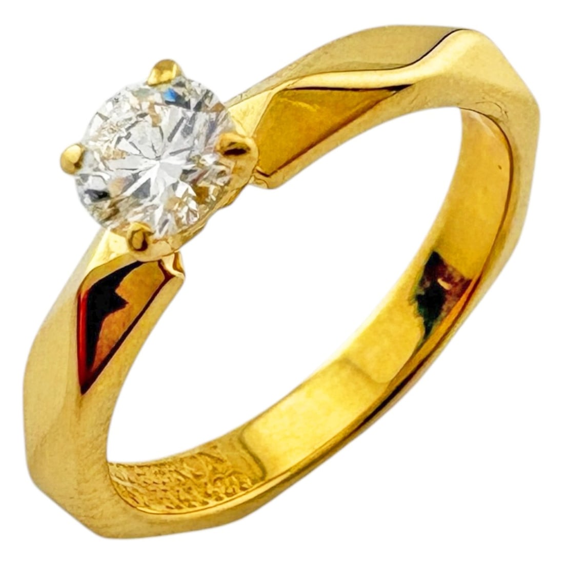 Boucheron Facette Solitaire Ring, 18K Yellow Gold, Diamond, Women's Ring by: --- Catalog ---Category: SizeJP Size: 6US Size: 3.5Category: DesignType: Band ringColor: GoldGender: WomenMaterial: Yellow gold (18K)Category: GeneralBrand: BoucheronCountry of Origin: France--- Item 