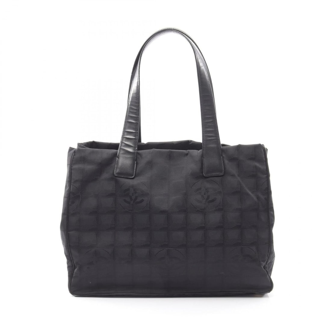 Chanel New Travel Line MM Tote Bag Handbag Leather Nylon Canvas Women's Black A15991: --- Catalog ---Category: SizeSize (HxWxD): 25cm x 34cm x 14.5cm / 9.84'' x 13.38'' x 5.7''Category: DesignType: Handbag, Tote bagColor: BlackGender: WomenMaterial: Leather , Nylon canvas Category: Gen