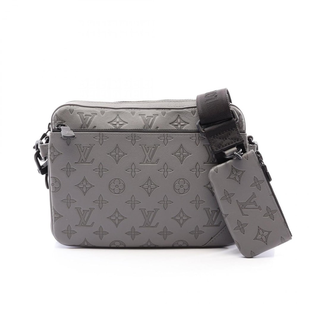 Louis Vuitton Trio Messenger Monogram Shadow Shoulder Bag/Handbag, Leather, Shadow, Men's, Gray,: --- Catalog ---Category: SizeSize (HxWxD): 18cm x 25cm x 4.5cm / 7.08'' x 9.84'' x 1.77''Strap Length: 94cm - 135cm / 37'' - 53.14''Category: DesignType: Shoulder bagColor: GrayGender: MenMaterial: