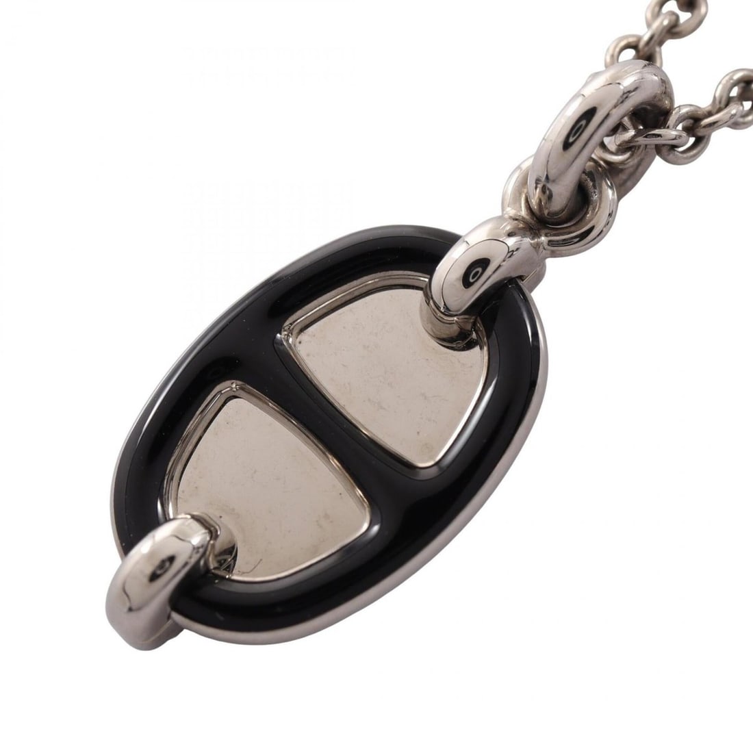 Hermes Chaine d'Ancre Mini Maillon PM Necklace, Metal Jewelry, Women's, Silver/Black: --- Catalog ---Category: SizePendant Size: 20mm x 12mm / 0.78'' x 0.47''Neck Circumference: 42 cm - 47 cm / 16.53'' - 18.5''Category: DesignColor: Black, SilverGender: WomenMaterial: MetalNecklace Typ