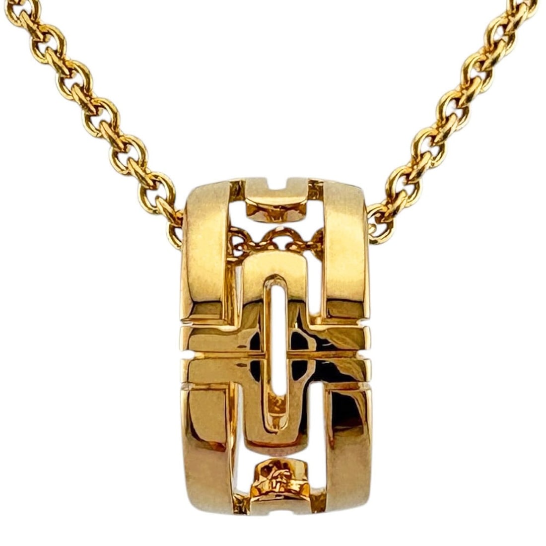 Bulgari Open Parentesi Necklace, 18K Yellow Gold, Women's BVLGARI: --- Catalog ---Category: SizePendant Size: 7.5mm x 15mm / 0.29'' x 0.59''Neck Circumference: 45 cm / 17.71''Category: DesignColor: Yellow goldGender: WomenMaterial: Yellow gold (18K)Necklace Type: Nec