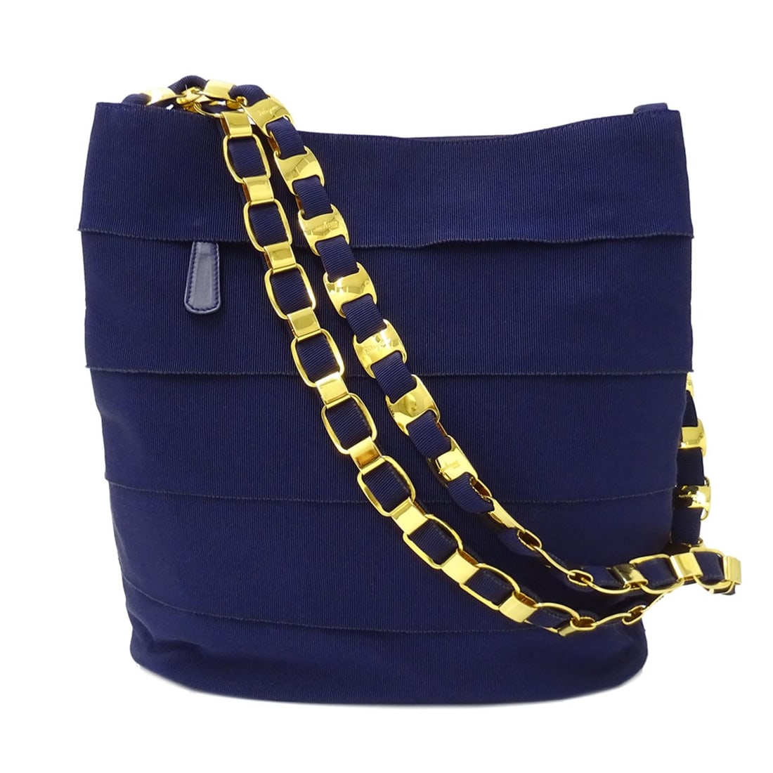 Salvatore Ferragamo Ferragamo handbag for women, brand name shoulder bag, chain Vara nylon,: --- Catalog ---Category: SizeSize (HxWxD): 30cm x 30cm x 13cm / 11.81'' x 11.81'' x 5.11''Category: DesignType: Shoulder bagColor: Navy, PurpleGender: WomenMaterial: Nylon Category: GeneralBrand: Salv