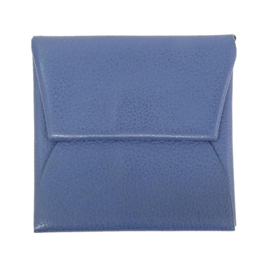 Hermes Bastia 064953CK Wallet/Coin Case: --- Catalog ---Category: SizeSize (HxWxD): 8cm x 8.5cm / 3.14'' x 3.34''Category: DesignType: Coin purse/coin caseColor: BlueGender: Men,WomenCategory: GeneralMPN: 064953CKBrand: Hermes--- Item List