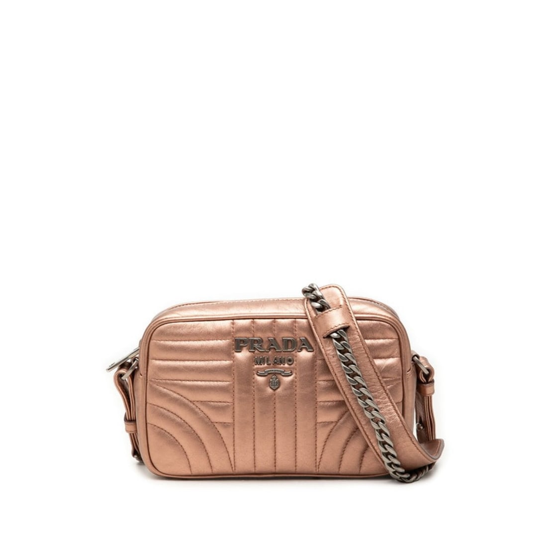 Prada Logo Quilted Chain Shoulder Bag, Pink Leather, Women's PRADA: --- Catalog ---Category: SizeStrap Drop: 55cm / 21.65''Size (HxWxD): 11cm x 18.5cm x 6.5cm / 4.33'' x 7.28'' x 2.55''Category: DesignType: Shoulder bagColor: PinkGender: WomenClosure: ZipperMaterial: