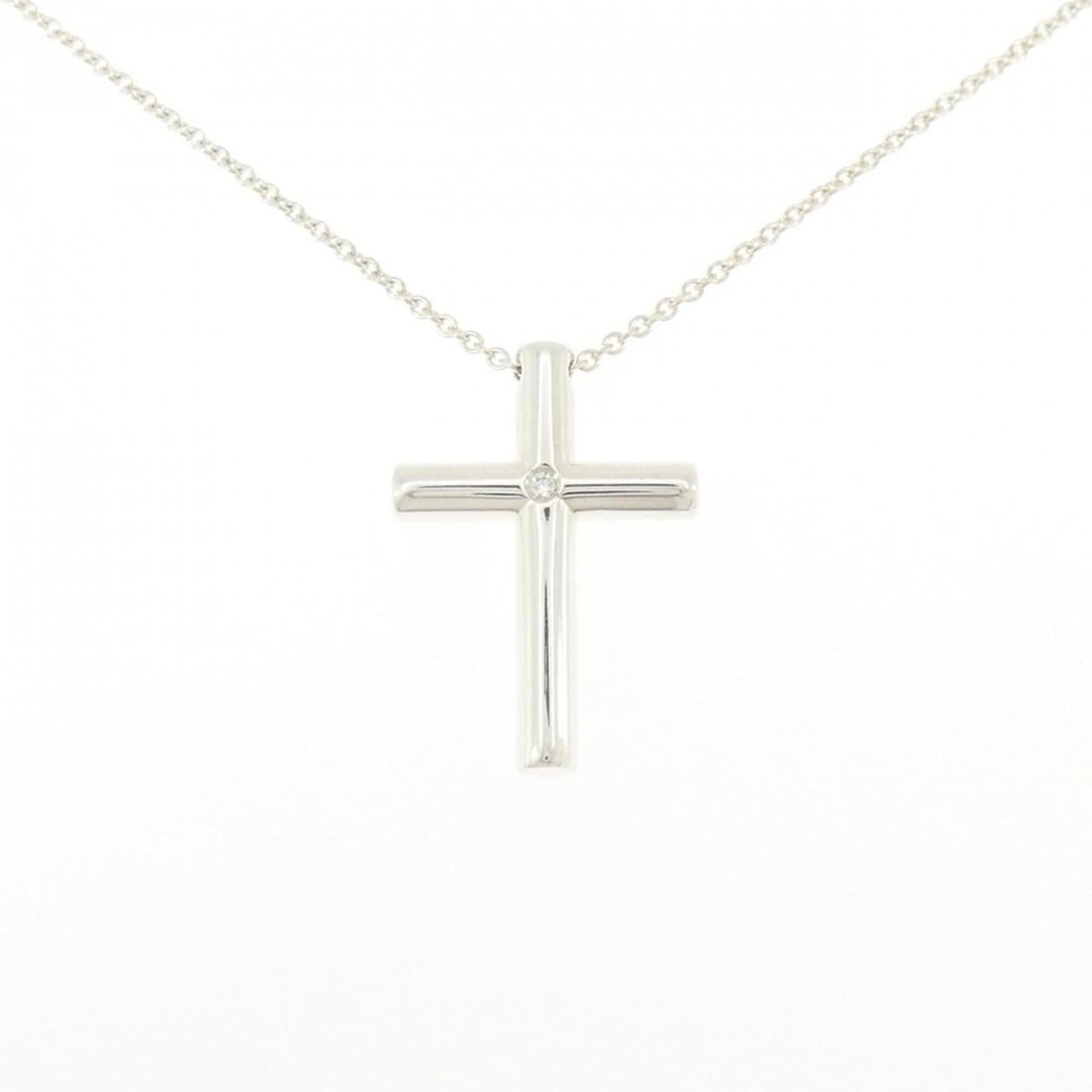 Tiffany Cross Large Necklace: --- Catalog ---Category: SizePendant Size: 28.2mm x 19.7mm / 1.11'' x 0.77''Neck Circumference: 46 cm / 18.11''Category: DesignGender: WomenMaterial: Silver 925Pendant Type: PendantNecklace Type: