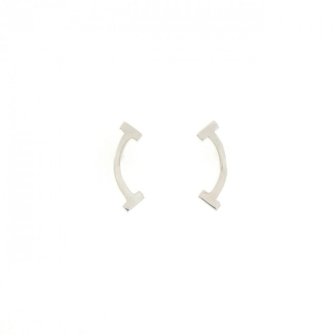 Tiffany T Smile Earrings: --- Catalog ---Category: SizeSize (HxWxD): 13.50mm x 4.60mm / 0.53'' x 0.18''Category: DesignType: Stud earringsGender: WomenMaterial: Silver 925Category: GeneralBrand: Tiffany--- Item List