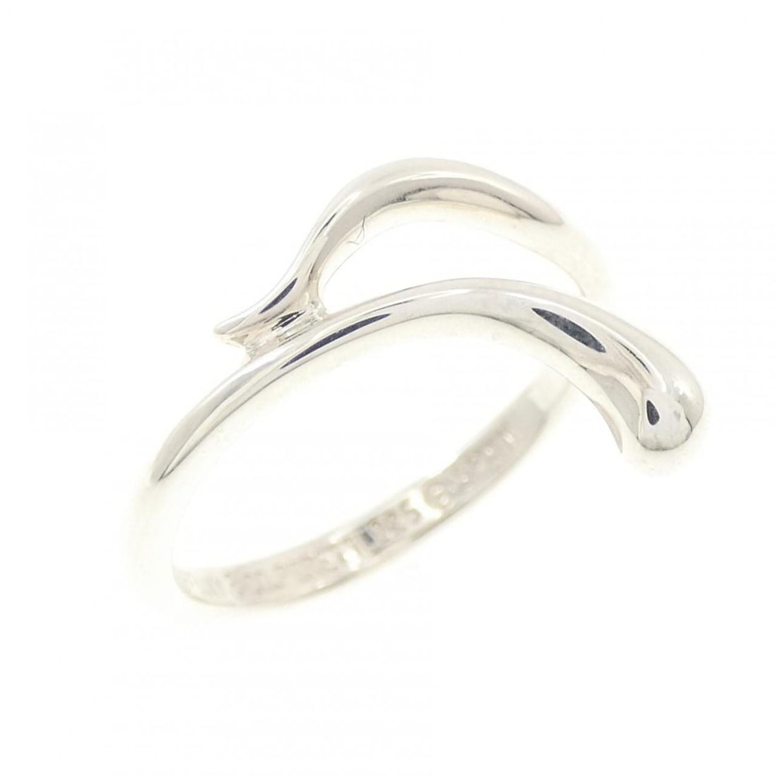 Tiffany 925 Ring: --- Catalog ---Category: SizeJP Size: 10US Size: 5.5Category: DesignType: Band ringGender: WomenMaterial: Silver 925Category: GeneralBrand: Tiffany--- Item List ---Section: ConditionRanking: Rank SA