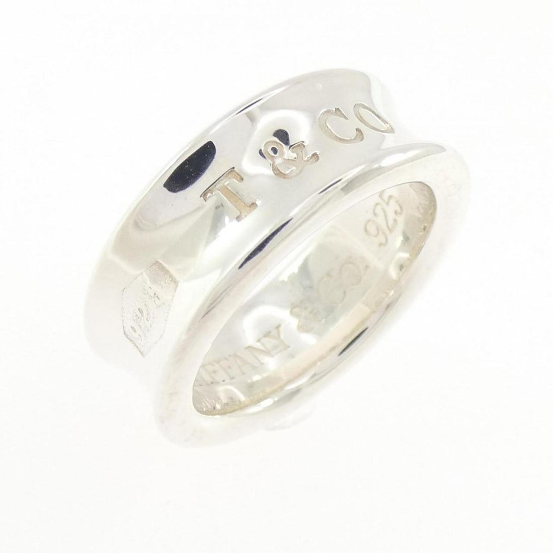 Tiffany 1837 Ring: --- Catalog ---Category: SizeJP Size: 7US Size: 4Category: DesignType: Band ringGender: WomenMaterial: Silver 925Category: GeneralBrand: Tiffany--- Item List ---Section: ConditionRanking: Rank SA