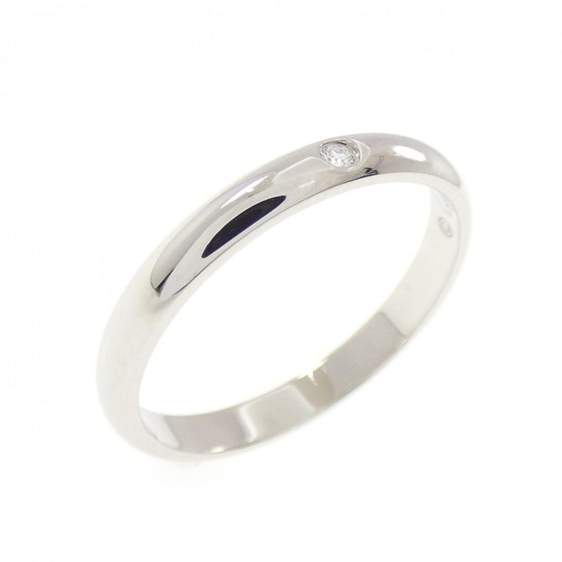 Cartier wedding ring: --- Catalog ---Category: SizeUS Size: 6.5Brand Size: 52Category: DesignType: Wedding ringColor: PlatinumStone: DiamondGender: WomenMaterial: Platinum 950Category: GeneralMPN: B4057700Brand:
