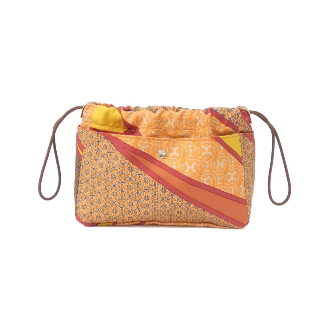 Hermes CARRE EN CRAVATES Fourbi 20cm 067591CK Handbag Pouch: --- Catalog ---Category: SizeSize (HxWxD): 15cm x 20cm x 7cm / 5.9'' x 7.87'' x 2.75''Category: DesignType: Handbag, PouchColor: Fauve, Feu, OrangeGender: Women,MenMaterial: Barenia leather , Silk