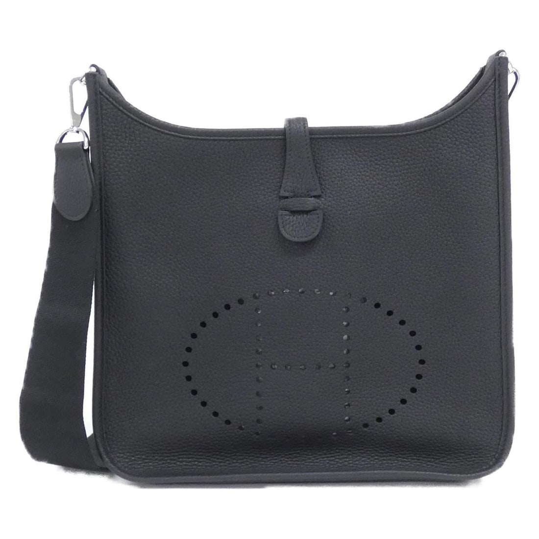 Hermes Evelyne 3 PM 056277CK Shoulder Bag: --- Catalog ---Category: SizeSize (HxWxD): 29cm x 28cm x 8cm / 11.41'' x 11.02'' x 3.14''Category: DesignType: Shoulder bagColor: BlackGender: WomenMaterial: Taurillon clemence leather Category: