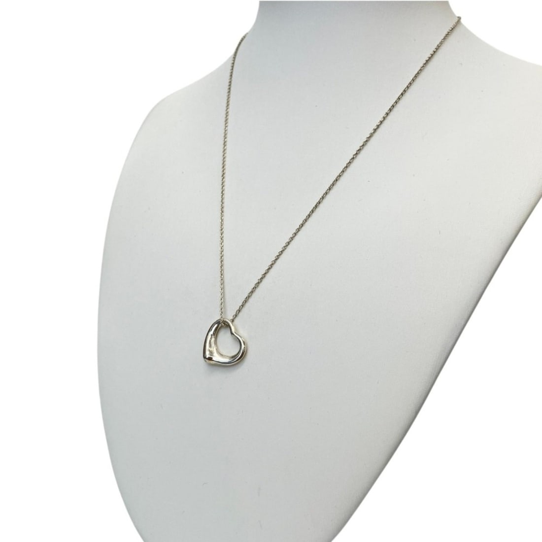 TIFFANY&Co. Tiffany Open Heart Necklace S 925 Silver Women's: --- Catalog ---Category: SizePendant Size: 1.5mm x 1.5mm / 0.05'' x 0.05''Neck Circumference: 41 cm / 16.14''Category: DesignColor: SilverGender: WomenMaterial: Silver 925Necklace Type: