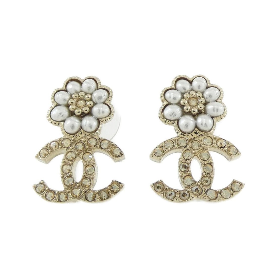 Chanel AB9608 Earrings: --- Catalog ---Category: SizeSize (HxWxD): 23.00mm x 16.00mm / 0.91'' x 0.63''Category: DesignType: Stud earringsColor: Gold, WhiteStone: Artificial pearlGender: WomenCategory: GeneralMPN:
