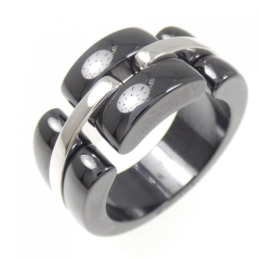 Chanel Ultra Collection Large Ring: --- Catalog ---Category: SizeUS Size: 6.5Brand Size: 53Category: DesignType: Band ringColor: Silver, White goldGender: WomenMaterial: Ceramic, White gold (18K)Category: GeneralMPN: J3875Brand: